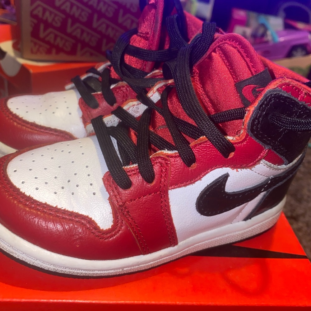 Jordan 1 “Satin “